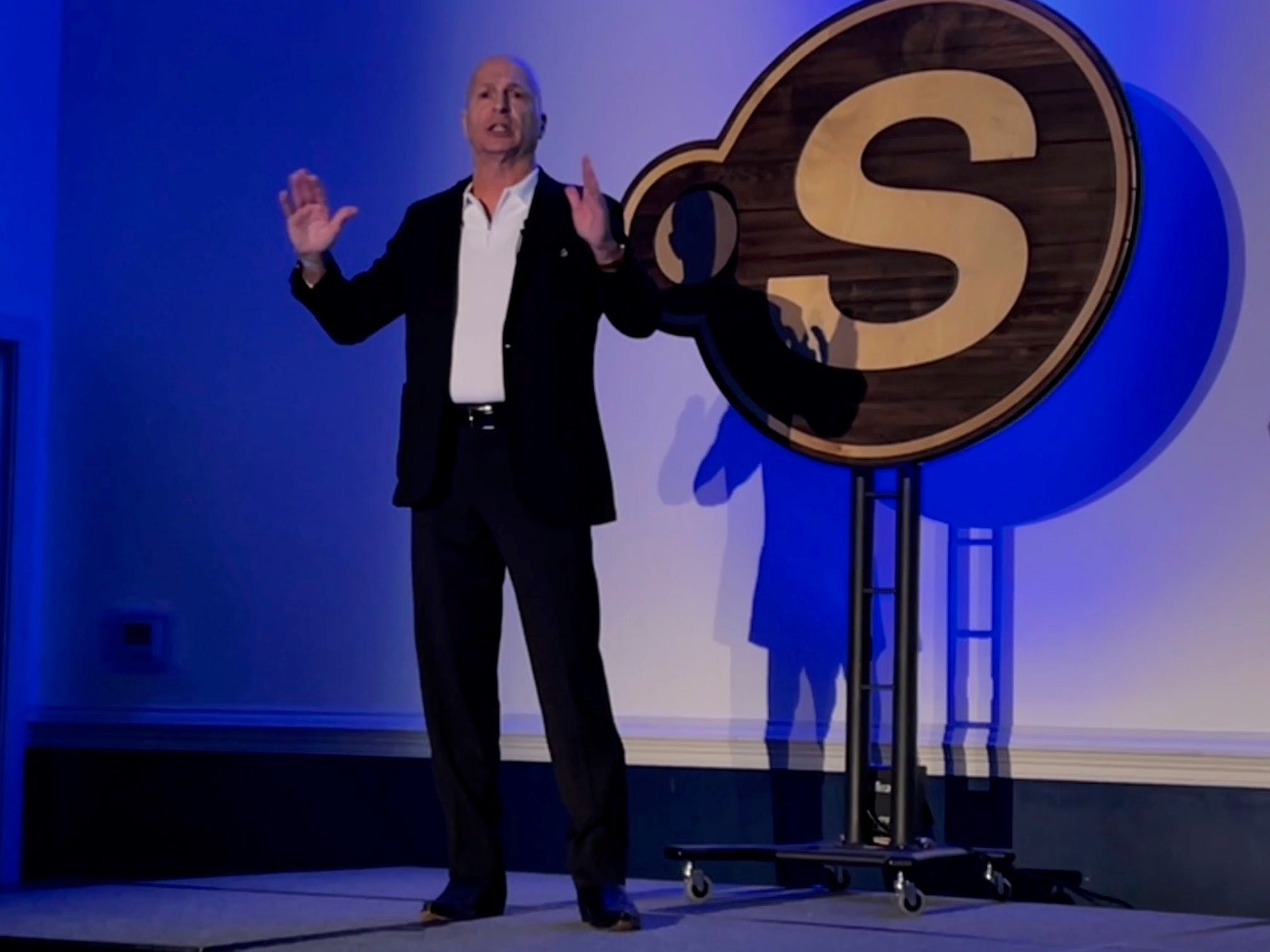Joe Tomarchio, who co-founded Mr. Tire with his brother and then spent decades with Monro Inc. after the company acquired their business, shared insights on life as a tire dealer with Point S dealers during their annual meeting.