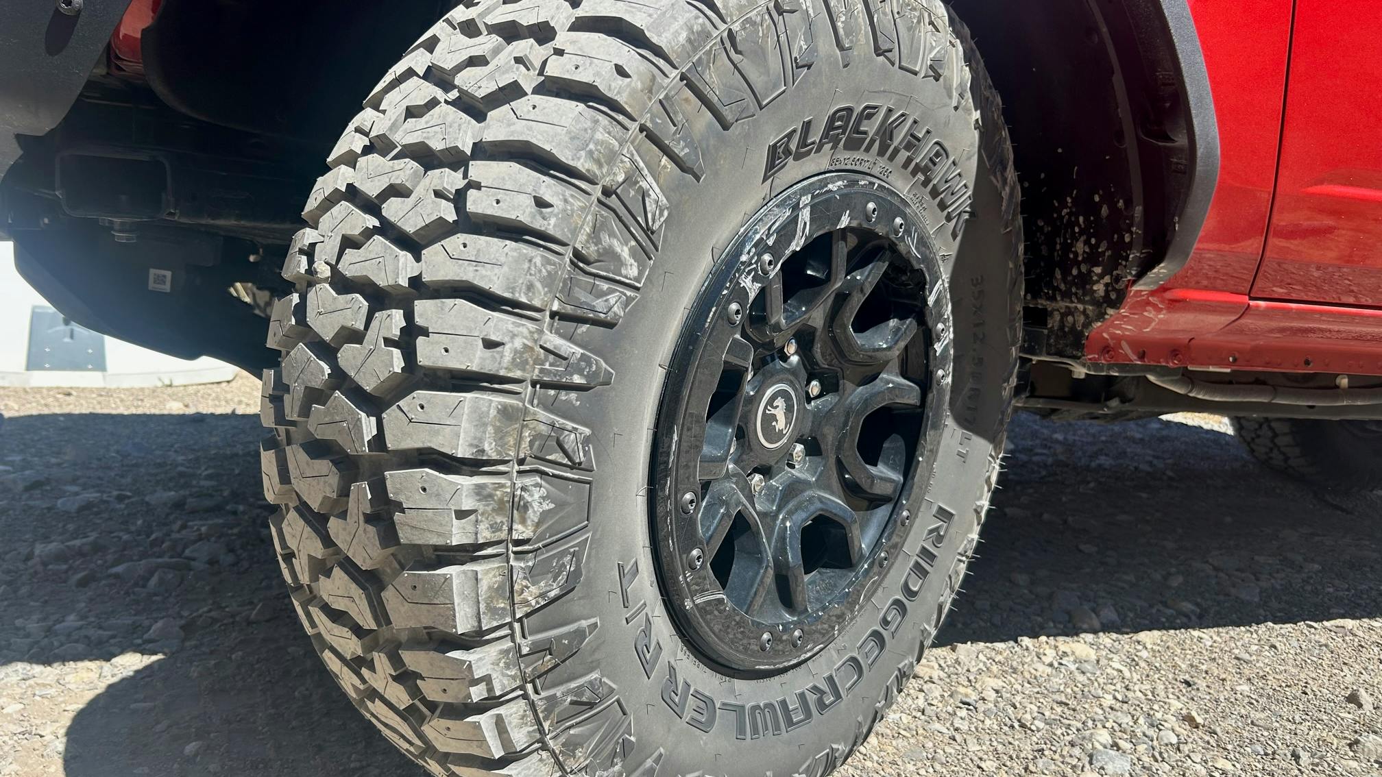 Available in the United States in 40 sizes, the new Blackhawk Ridgecrawler R/T has been designed to deliver optimal off-road traction, as well as a quiet, comfortable ride.