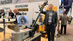 Gaither Tool Vice President Jeff Alexander demonstrates the company's newest jack, which is powered by an 18-volt battery. Gaither Tool Vice President Jeff Alexander demonstrates the company's newest jack, which is powered by an 18-volt battery.