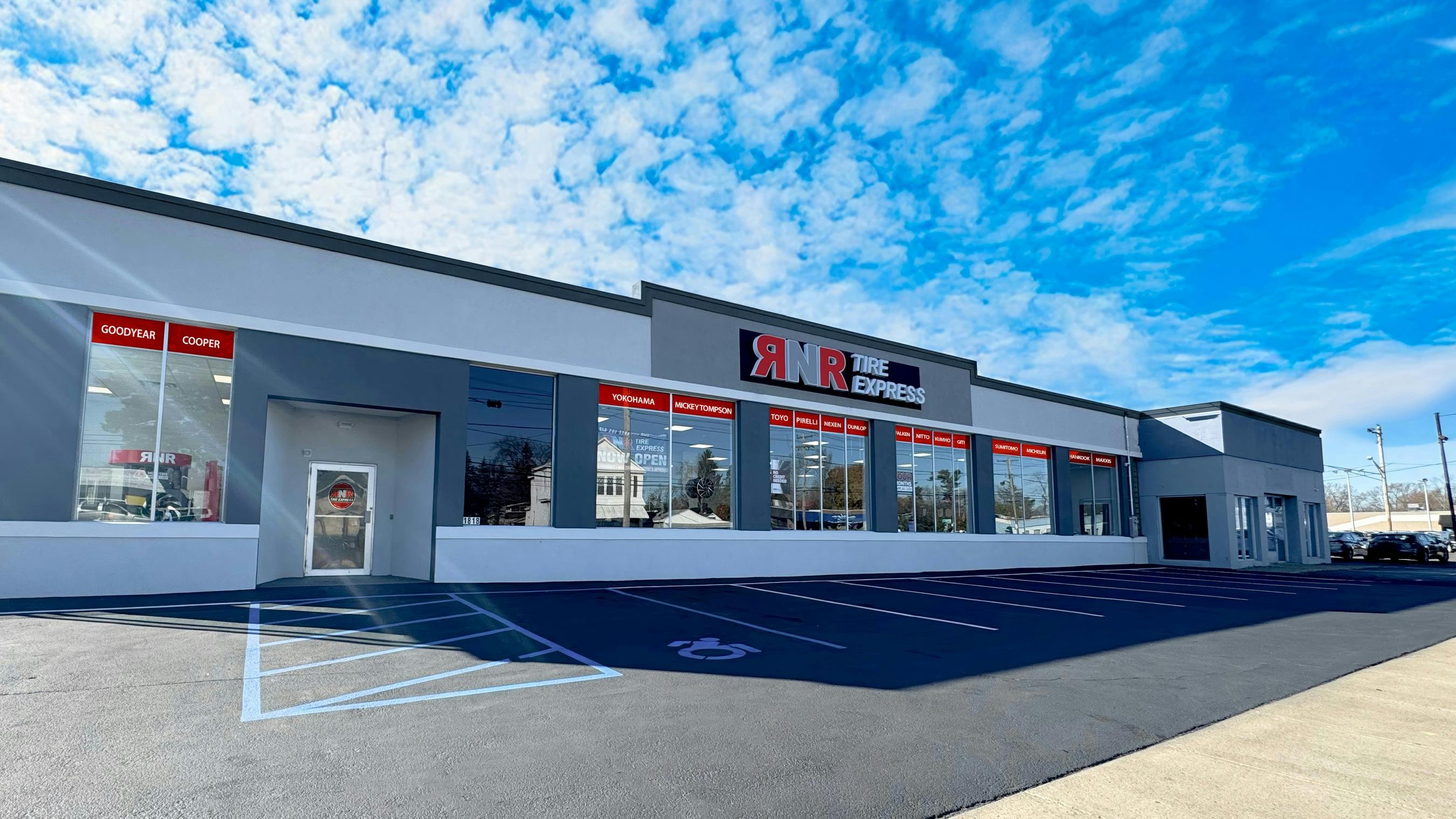 RNR Tire Express&rsquo; 200th franchise location is operated by the husband-wife team of Jeff and Patrina LeLand.