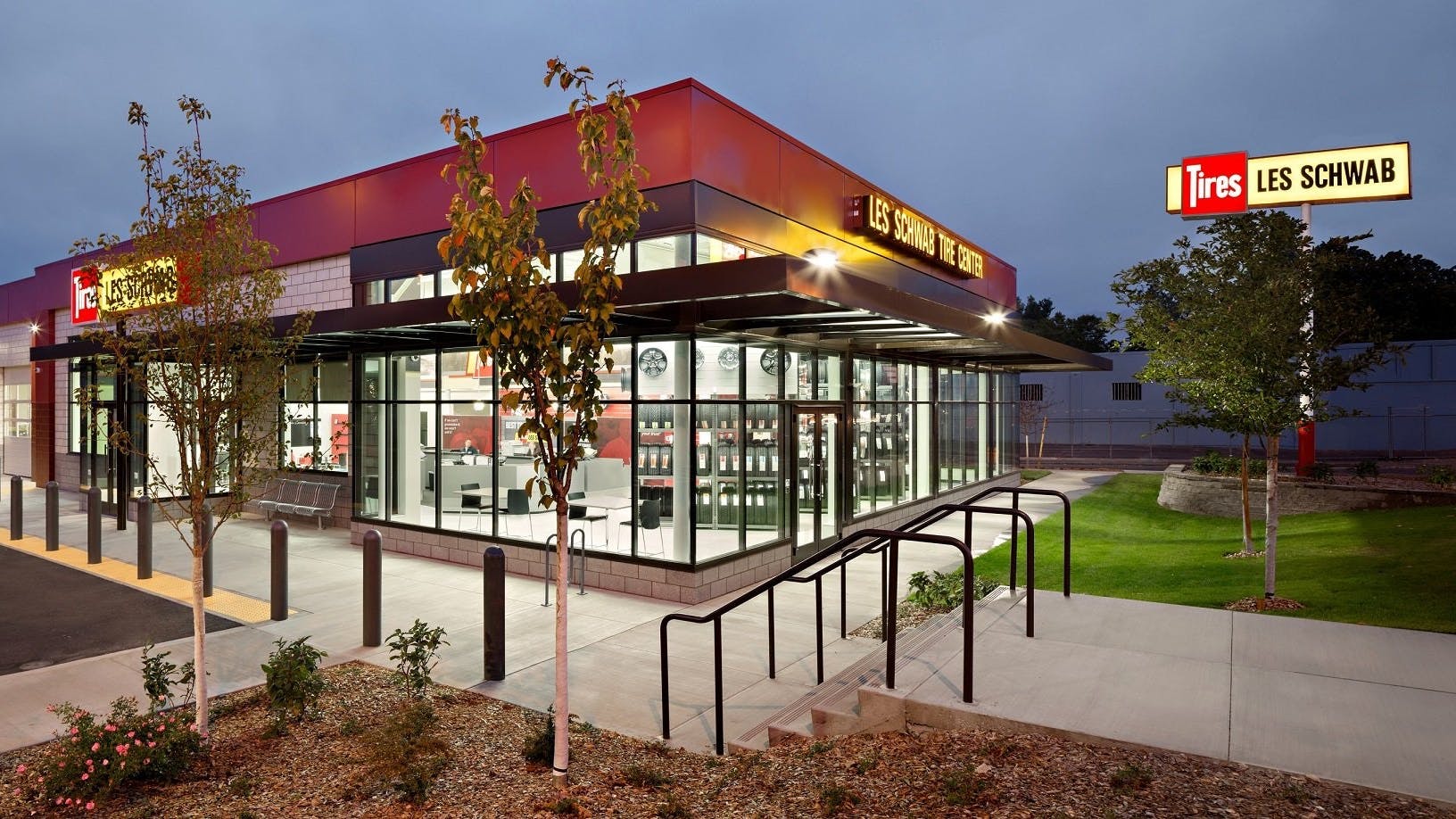 Les Schwab Tire Centers has continued to expand its reach in the Western U.S. with the purchase of Four States Tire and Service.