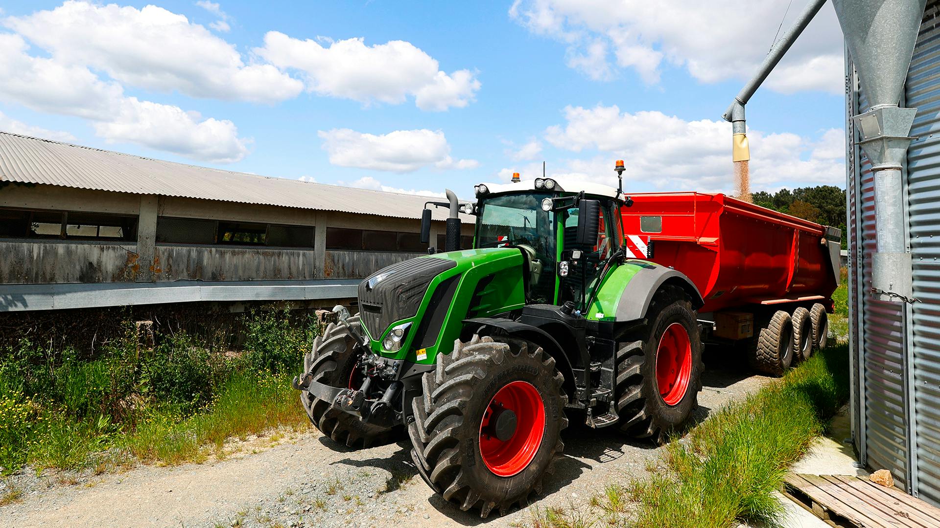 Dave Paulk, manager, field technical services, for BKT USA Inc., says CFO technology &ldquo;is mainly used for combines and grain carts that carry cyclic loads at field speeds.&rdquo;