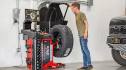 Generally speaking, the LT-metric assemblies do not have the weight placement restrictions that are common with the HP/UHP assemblies,” says Hunter’s Meyer. “Proper balance and road force measurement are still important on these assemblies.”