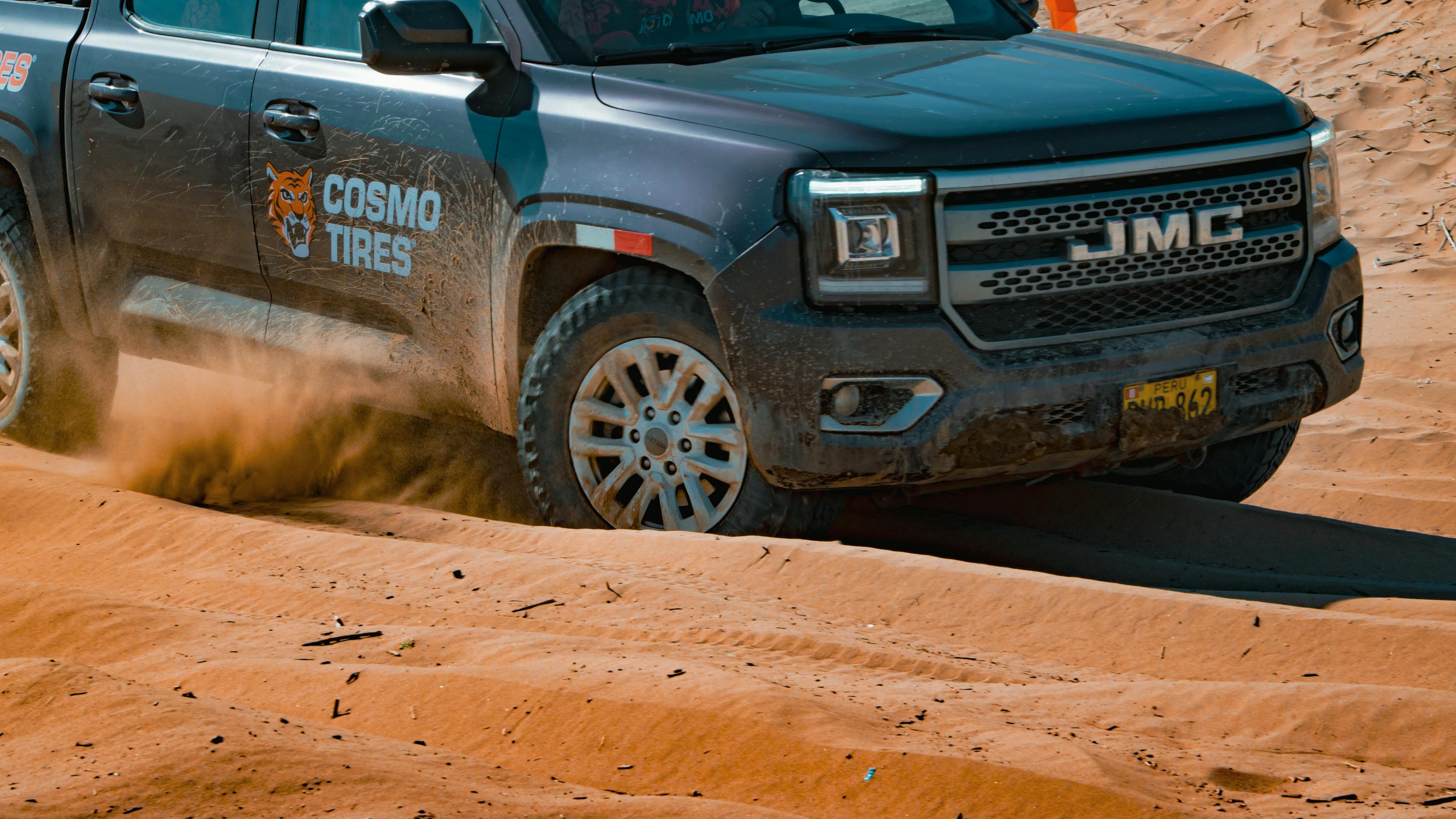 More than 100 guests from the United States, Latin America and the Caribbean, including Cosmo dealers and distributors, participated in the event.