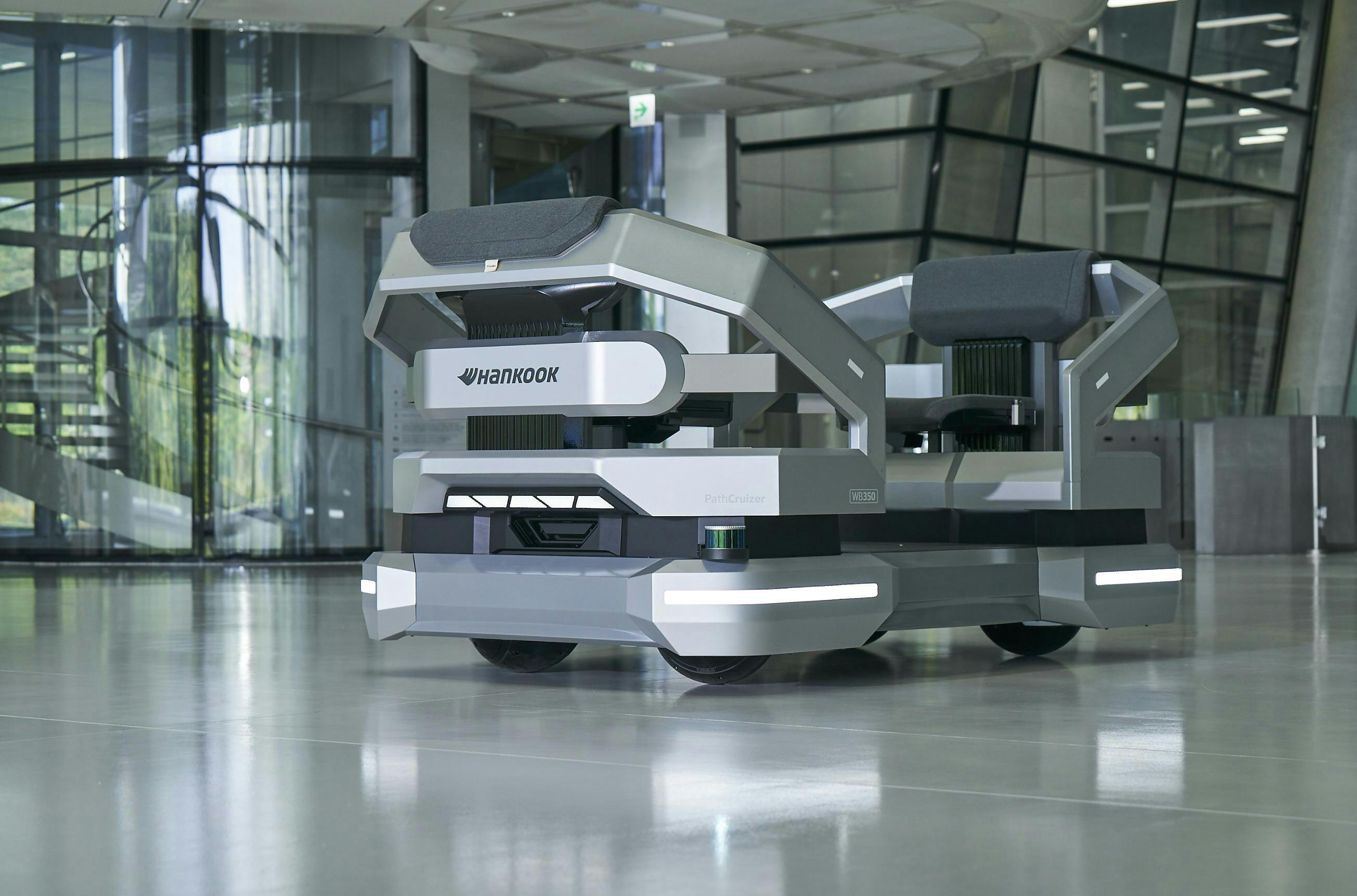 The PathCruizer, a concept model powered by WheelBot 2 with a two-seater pod, presented a differentiated solution that highlights new possibilities for future mobility services. The PathCruizer, a concept model powered by WheelBot 2 with a two-seater pod, presented a differentiated solution that highlights new possibilities for future mobility services.