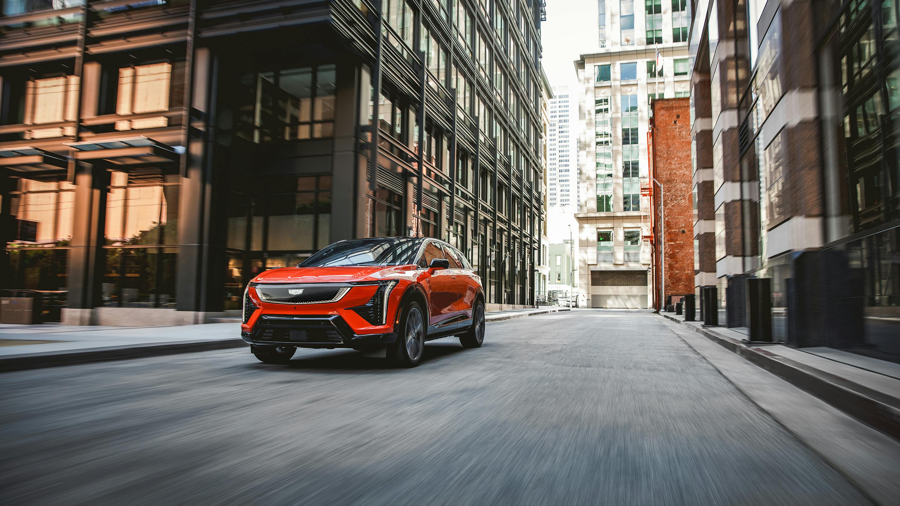 Both electric SUVs will be factory equipped with the all-weather touring tire in 20- and 21-inch sizes: CrossContact RX, 275/40 R21 107H XL FR ContiSeal and CrossContact RX, 245/50 R20 105H XL FR ContiSeal.