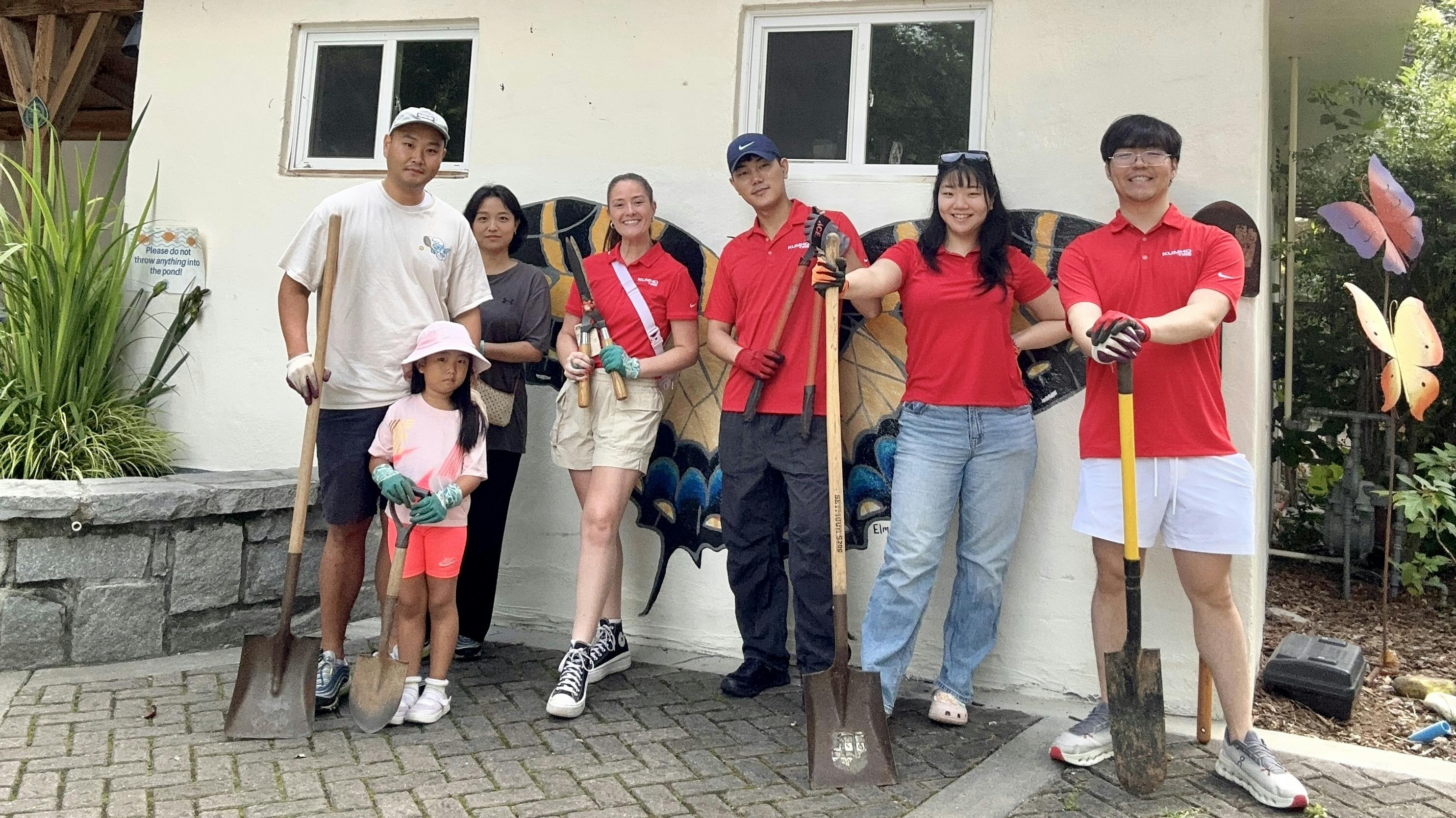 Kumho Tire U.S.A. employees participated in Dunwoody Nature Center&rsquo;s monthly Second Saturday program 'to help preserve and enhance the local environment,' say Kumho officials.
