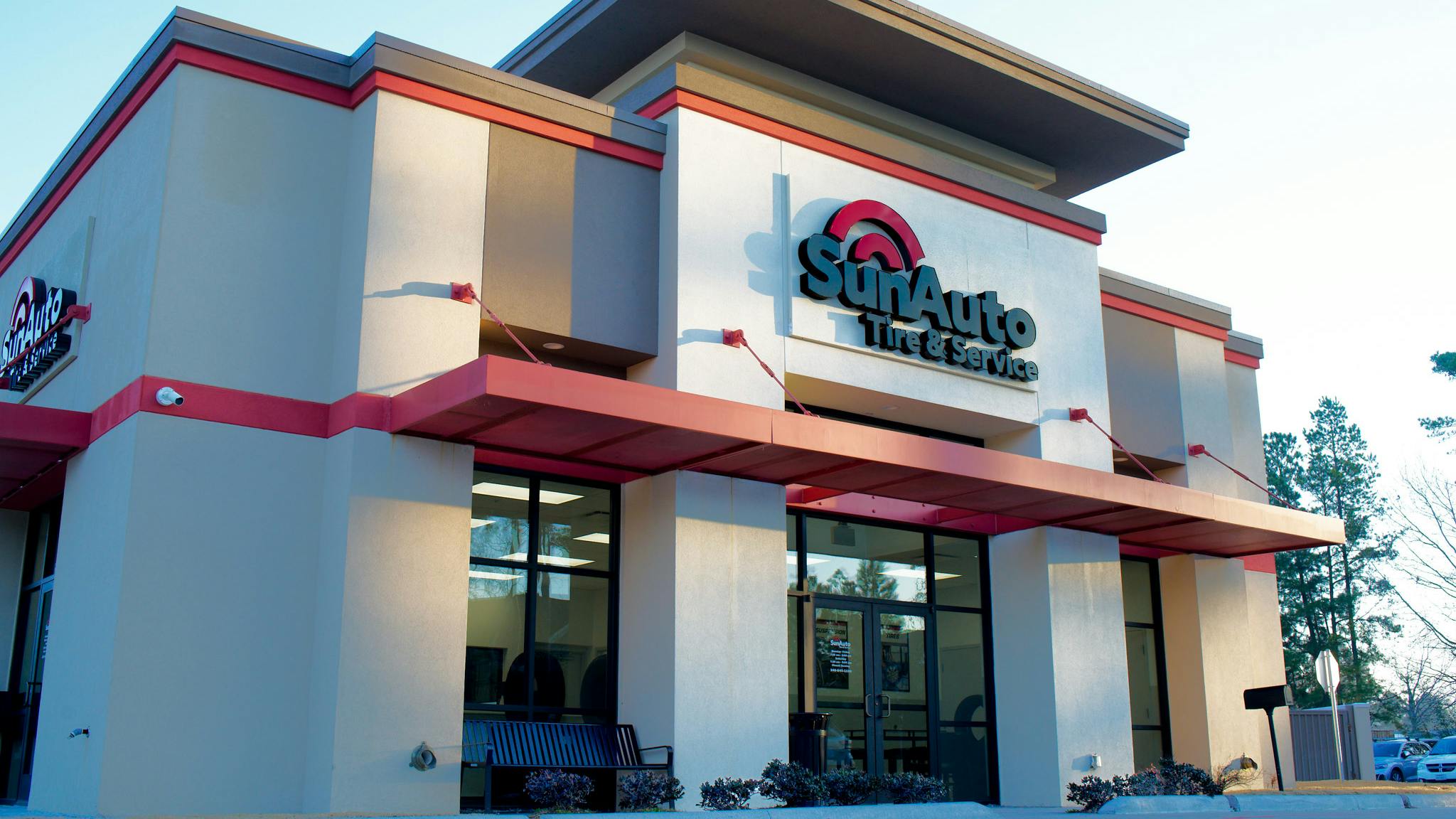 Sun Auto Tire & Service Inc. has 525 locations across the United States.