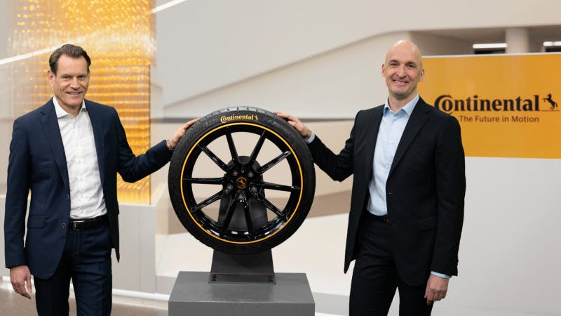 Christian Kotz (right) will become CEO of Continental AG next month, replacing Nikolai Setzer (left).