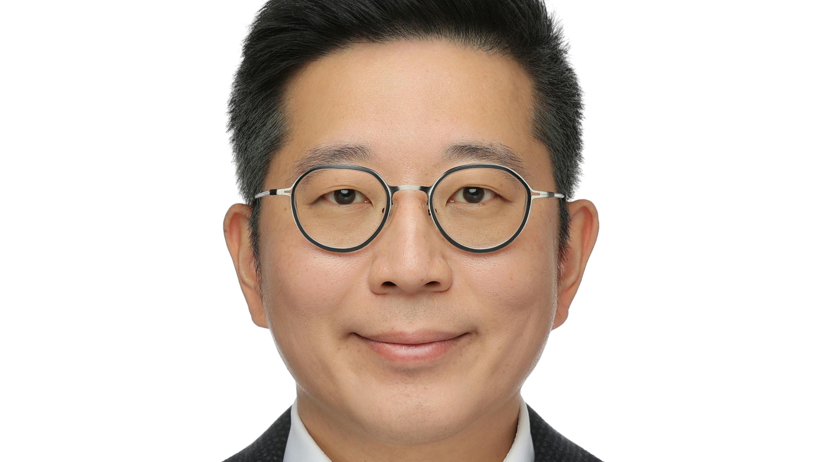 Seunghwan (Aaron) Hong (pictured) is the new vice president of marketing for Hankook Tire America Corp. In addition to marketing, he will oversee supply chain and other functions.