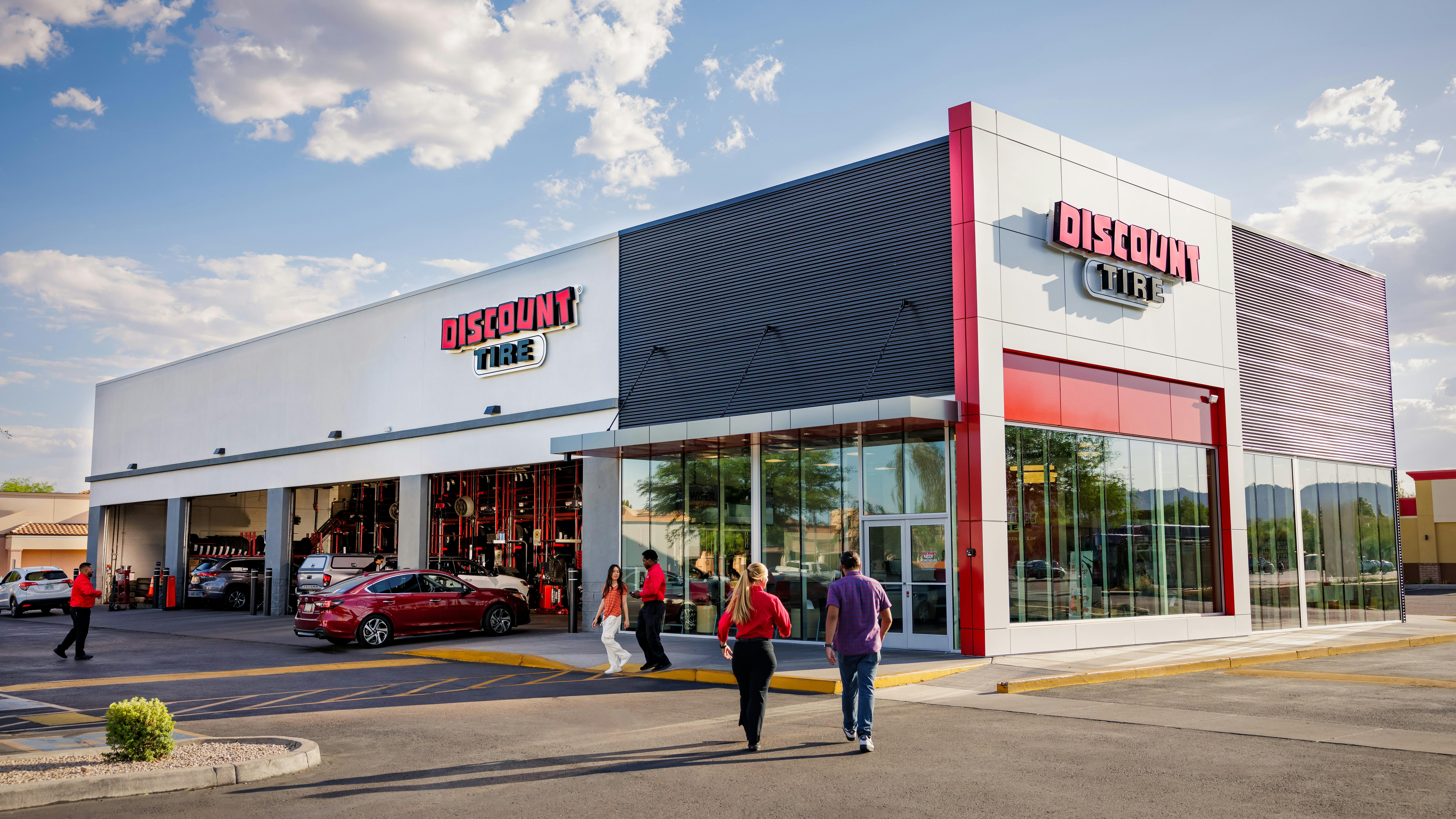 &ldquo;This model is a testament to our great partnership with Kumho Tire and their pattern research team,' says John Baldwin, chief product and technical officer at Discount Tire.