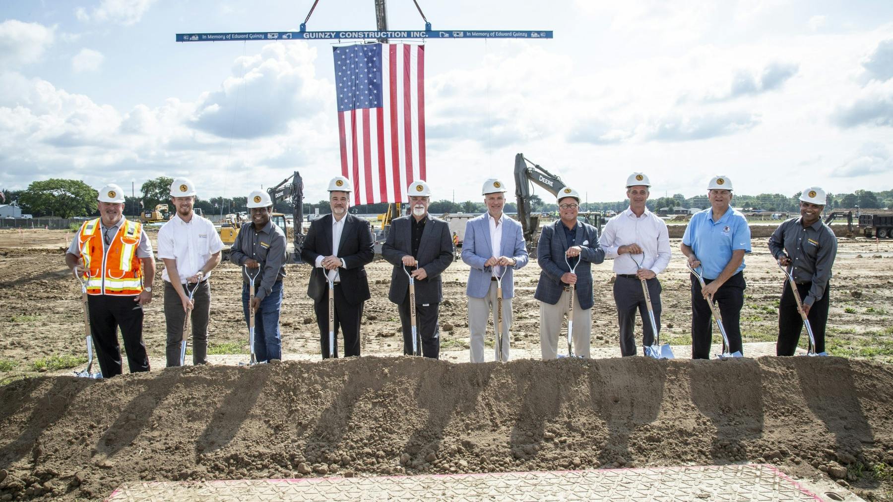 &ldquo;Our new highly automated finished-goods warehouse underscores our growth ambitions in North America,' said Tansu I&scedil;&imath;k, CEO of Continental Tire the Americas LLC.